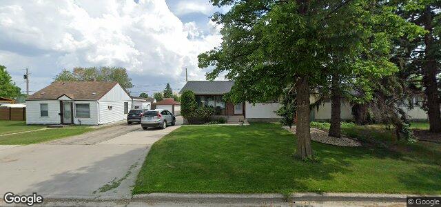 Larawan ng 1066 Dumas Avenue sa Winnipeg, Manitoba