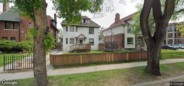 Larawan ng 826 Grosvenor Avenue sa Winnipeg, Manitoba