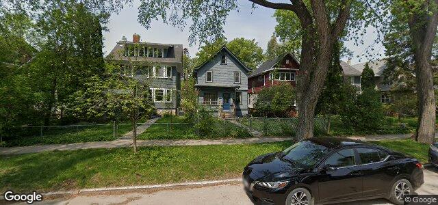 Photo of 827 Mcmillan Avenue in Winnipeg, Manitoba