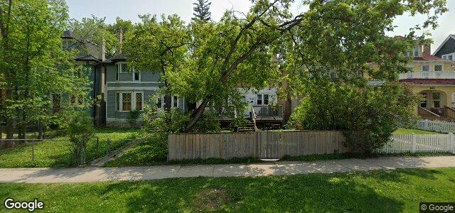 Larawan ng 898 Mcmillan Avenue sa Winnipeg, Manitoba