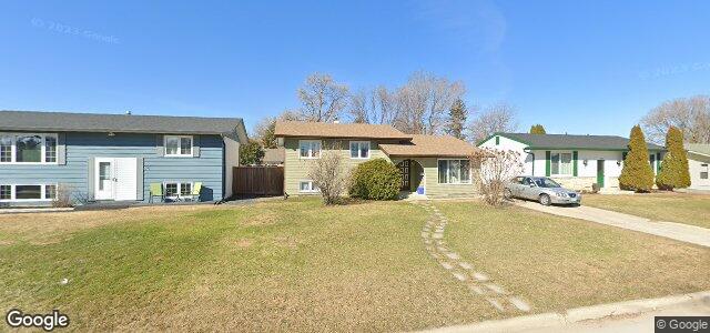 Larawan ng 102 Pembridge Bay sa Winnipeg, Manitoba