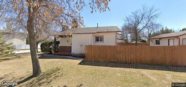 Larawan ng 104 Hawkins Crescent sa Winnipeg, Manitoba