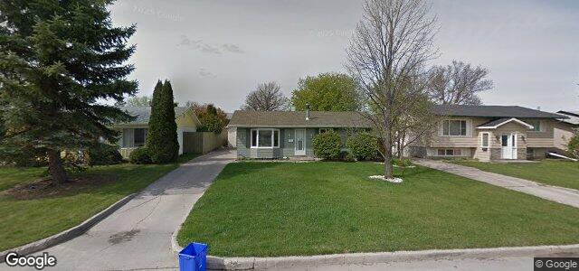 Larawan ng 114 Pembridge Bay sa Winnipeg, Manitoba