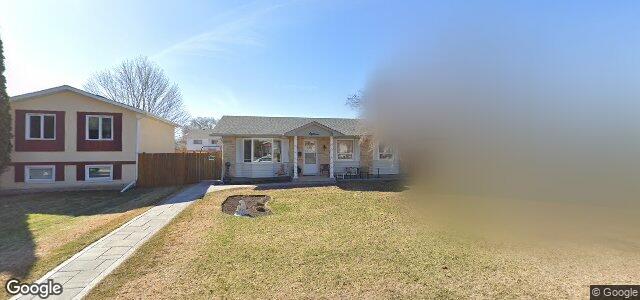 18 Willowmeade Crescent（加拿大曼尼托巴省温尼伯市）房屋照片