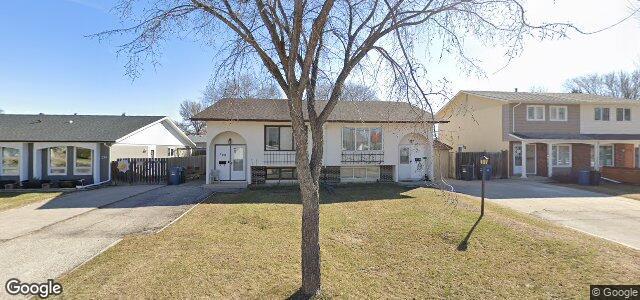 Larawan ng 210 Knightsbridge Drive sa Winnipeg, Manitoba