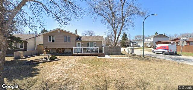 Larawan ng 228 Ashworth Street sa Winnipeg, Manitoba