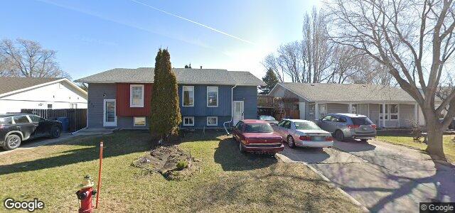 Larawan ng 240 Knightsbridge Drive sa Winnipeg, Manitoba