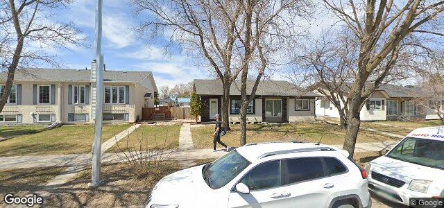 Larawan ng 335 Meadowood Drive sa Winnipeg, Manitoba