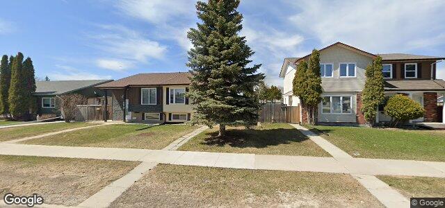 Larawan ng 355 Meadowood Drive sa Winnipeg, Manitoba