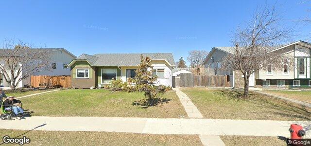 Larawan ng 379 Meadowood Drive sa Winnipeg, Manitoba