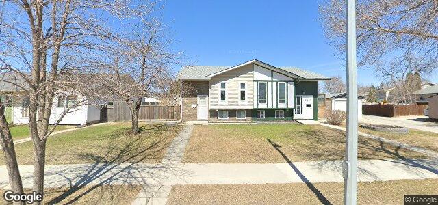 Larawan ng 383 Meadowood Drive sa Winnipeg, Manitoba