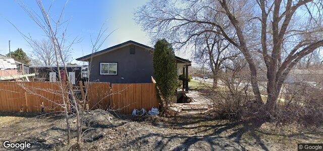 Larawan ng 401 Meadowood Drive sa Winnipeg, Manitoba