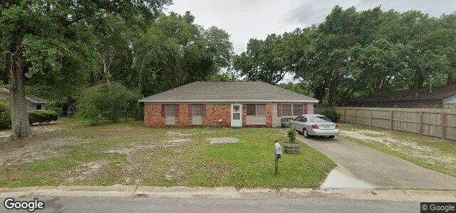 Larawan ng 405 Meadowood Drive sa Winnipeg, Manitoba