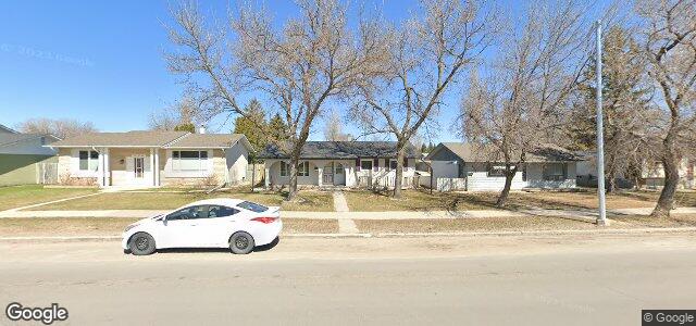 Larawan ng 417 Meadowood Drive sa Winnipeg, Manitoba