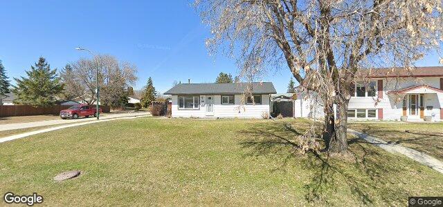 Larawan ng 451 Woodydell Avenue sa Winnipeg, Manitoba