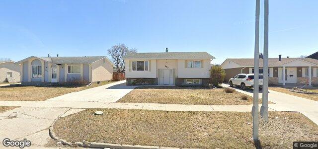 Photo of 486 Woodydell Avenue in Winnipeg, Manitoba