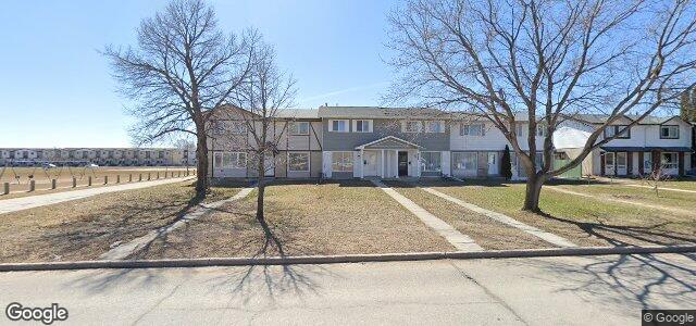 Larawan ng 494 Meadowood Drive sa Winnipeg, Manitoba