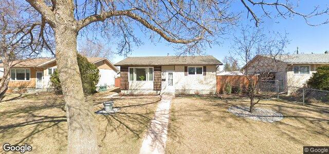 Larawan ng 51 Dells Crescent sa Winnipeg, Manitoba
