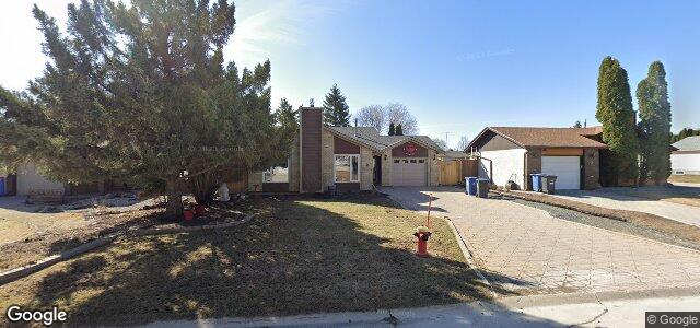 Photo of 6 Wakopa Place in Winnipeg, Manitoba