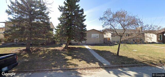 Larawan ng 74 Dells Crescent sa Winnipeg, Manitoba