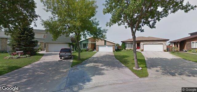 Larawan ng 100 Woodside Crescent sa Winnipeg, Manitoba