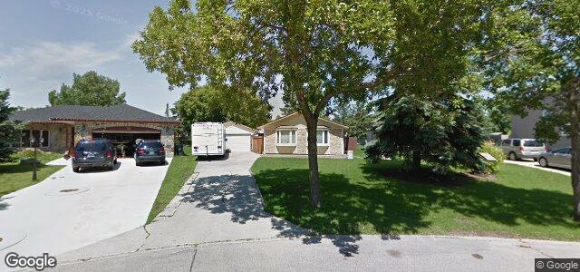 Photo of 102 Meadow Lake Drive in Winnipeg, Manitoba