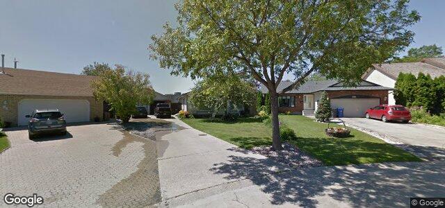 Larawan ng 102 Spring Meadow Crescent sa Winnipeg, Manitoba