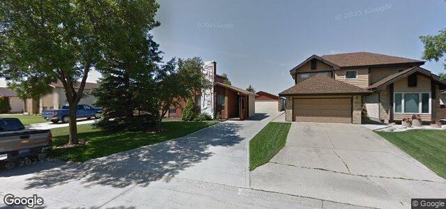 Larawan ng 124 Woodside Crescent sa Winnipeg, Manitoba