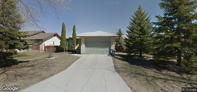 Larawan ng 15 Dawnville Drive sa Winnipeg, Manitoba