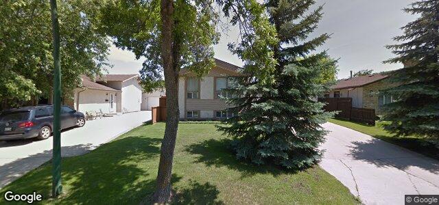 Larawan ng 15 Kinsley Crescent sa Winnipeg, Manitoba