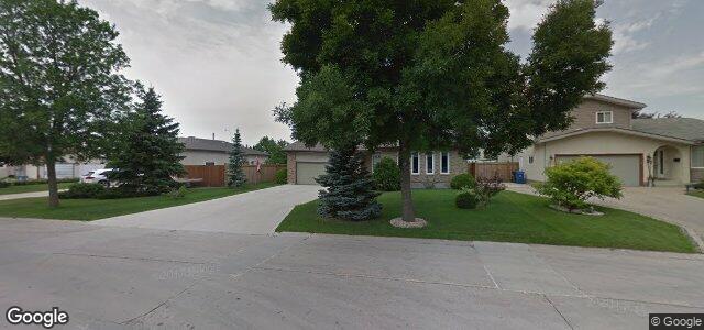 Larawan ng 18 Spring Meadow Crescent sa Winnipeg, Manitoba