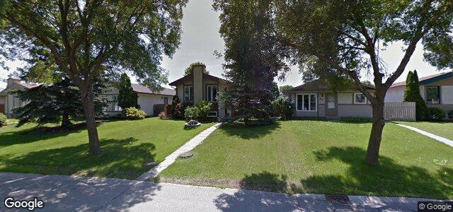 Larawan ng 19 Lynn Lake Drive sa Winnipeg, Manitoba
