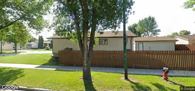 Larawan ng 2 Horetzky Street sa Winnipeg, Manitoba