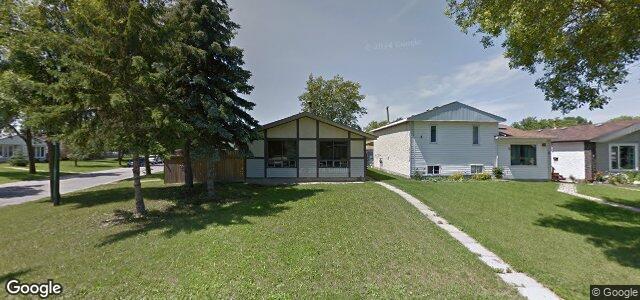 Larawan ng 2 Kinsley Crescent sa Winnipeg, Manitoba