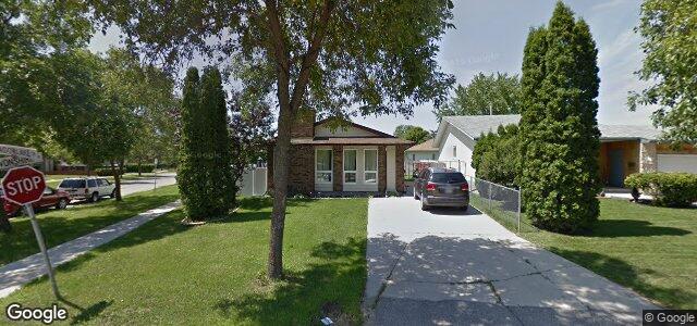 Larawan ng 2 Meadow Lake Drive sa Winnipeg, Manitoba