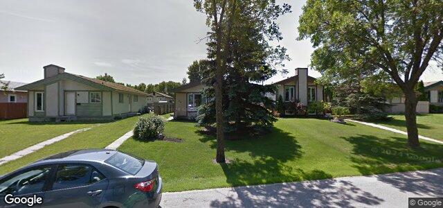 Larawan ng 23 Lynn Lake Drive sa Winnipeg, Manitoba