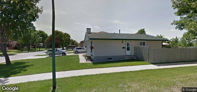 Larawan ng 70 Meadow Lake Drive sa Winnipeg, Manitoba