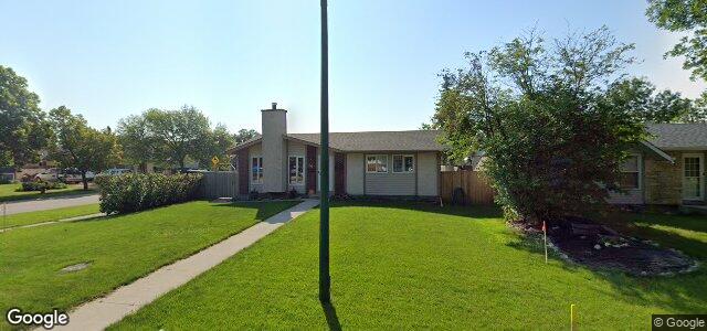 Larawan ng 99 Moberly Avenue sa Winnipeg, Manitoba