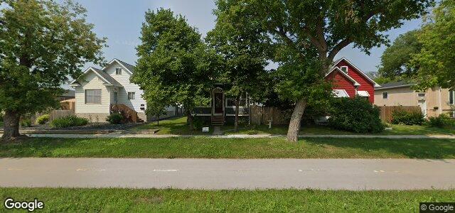 Photo of 323 Pandora Avenue E in Winnipeg, Manitoba