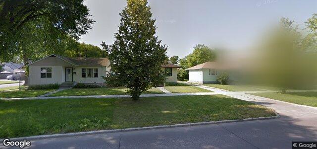 Larawan ng 328 Regent Avenue E sa Winnipeg, Manitoba