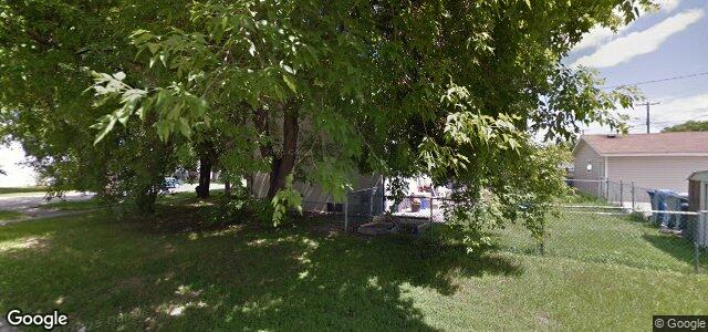 Larawan ng 402 Regent Avenue E sa Winnipeg, Manitoba