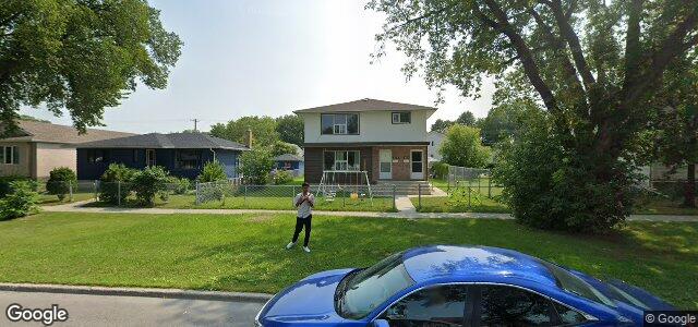 Photo of 416 Regent Avenue E in Winnipeg, Manitoba