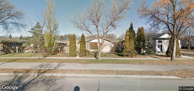 Photo of 605 Pandora Avenue W in Winnipeg, Manitoba