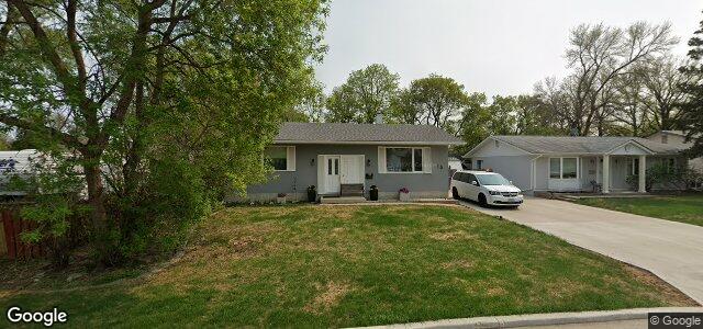 Larawan ng 10 Oakridge Bay sa Winnipeg, Manitoba