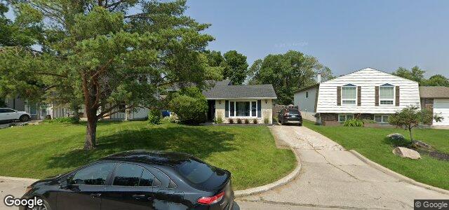 Larawan ng 100 Fernleaf Drive sa Winnipeg, Manitoba