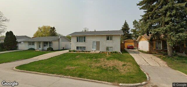 Larawan ng 11 Blue Spruce Crescent sa Winnipeg, Manitoba