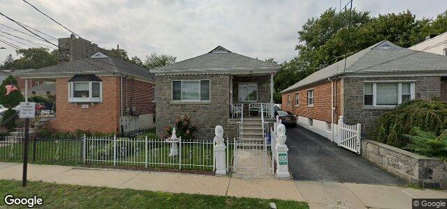 Larawan ng 115 Woodlawn Avenue sa Winnipeg, Manitoba