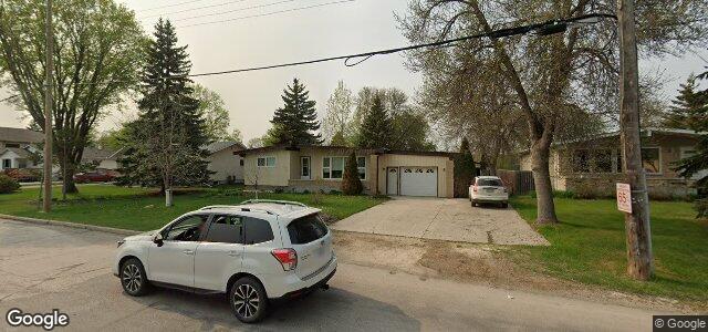 Larawan ng 121 Avalon Road sa Winnipeg, Manitoba