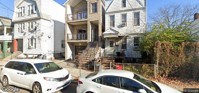 Larawan ng 128 Woodlawn Avenue sa Winnipeg, Manitoba