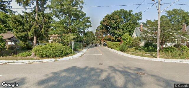 Larawan ng 132 Woodlawn Avenue sa Winnipeg, Manitoba